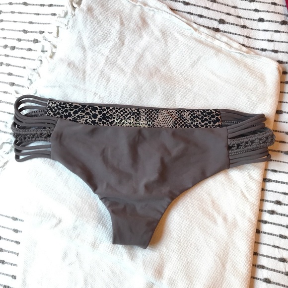 acacia swimwear Other - Acacia Swimwear Pikake bottoms in Fig